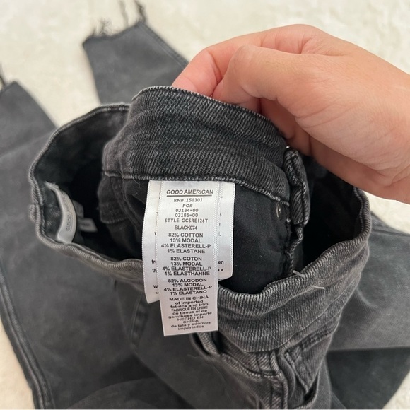 Good American good curve faded black raw hem Jean - Picture 5 of 6